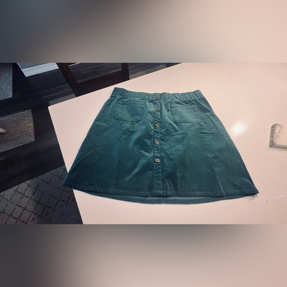 Torrid Mini Corduroy Button-Front Skirt Green size 2 - Picture 2 of 10